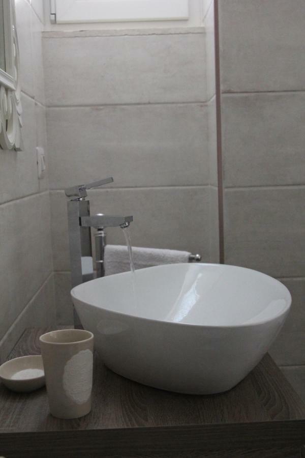 Dimora Della Castellana Apartment Лече Екстериор снимка